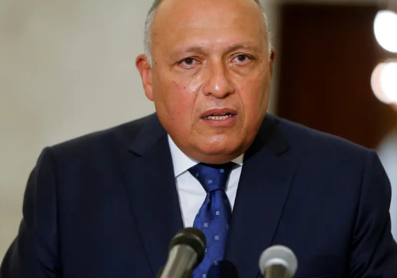 شكري يطالب لابيد بتحريك ملف المفاوضات مع الفلسطينيين